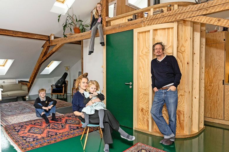 Familie Humpert Auf dem Foto ist eine fünfköpfige Familie zu sehen.