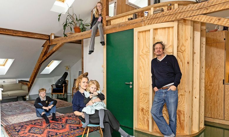 Familie Humpert Auf dem Foto ist eine fünfköpfige Familie zu sehen.